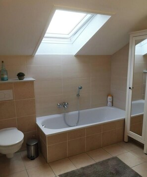 Shower - “Seagull Street” 21 | Merchant (Horumersiel)