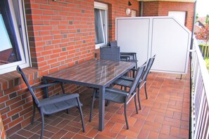 Outdoor dining - “Quellerweg” 17| Merchant (Horumersiel)