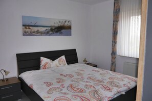 3 chambres, lit parapluie