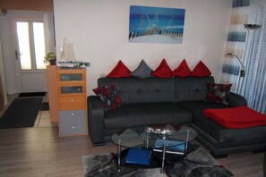 Smart TV - "Seestrasse" 24 | Merchant (Horumersiel)