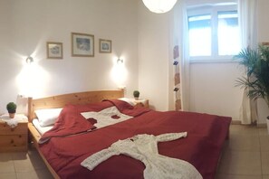 3 makuuhuonetta, silitysrauta/-lauta, ilmainen Wi-Fi