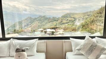 Camera quadrupla | Wi-Fi gratuito