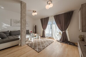 TV, fireplace - Beautiful villa Horizon (Zadar)