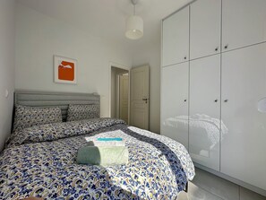 2 chambres, fer et planche à repasser, Wi-Fi, draps fournis