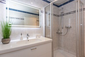 Shower - Holiday Apartment Hoppe 3 (Westerland)