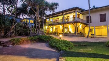Deluxe Villa, Sea View | 4 bedrooms, premium bedding, in-room safe, individually decorated