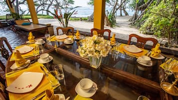 Deluxe Villa, Sea View | Private kitchen | Fridge, microwave, coffee/tea maker, electric kettle