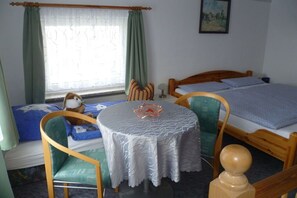 1 bedroom, free WiFi, bed sheets