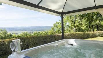 Idromassaggio all'aperto