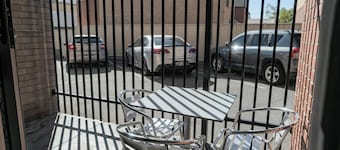 Spacious & Cosy Self-contained Apartment