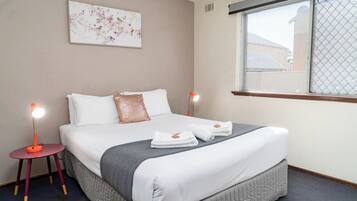 2 bedrooms, iron/ironing board, WiFi, bed sheets