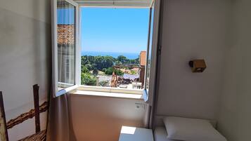 Apartment (Three Bedroom Apartment with Terrace) | 3 bilik tidur, Wi-fi percuma