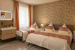 6 bedrooms, iron/ironing board, travel cot, free WiFi - Stad Vakantiehuis Daun (Daun)