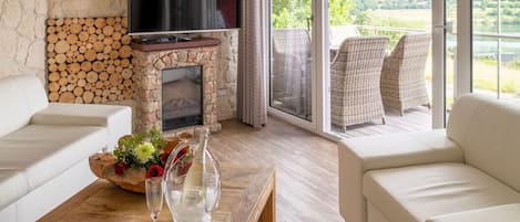 Smart-tv, eldstad, tv-spel och dvd-spelare