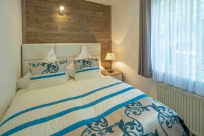 2 chambres, fer et planche à repasser, accès Internet, draps fournis