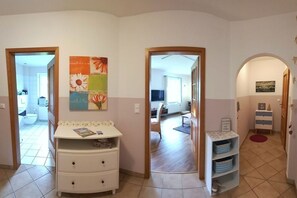 Smart TV, DVD player, books, stereo