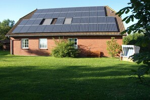 Exterior - Land und Meer means guesthouse  "Country and Sea" (Westerhever)