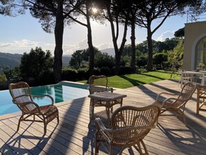 Outdoor pool - Chic et Charme, Magnifique Bastide à Grasse 12 Personnes (Grasse)