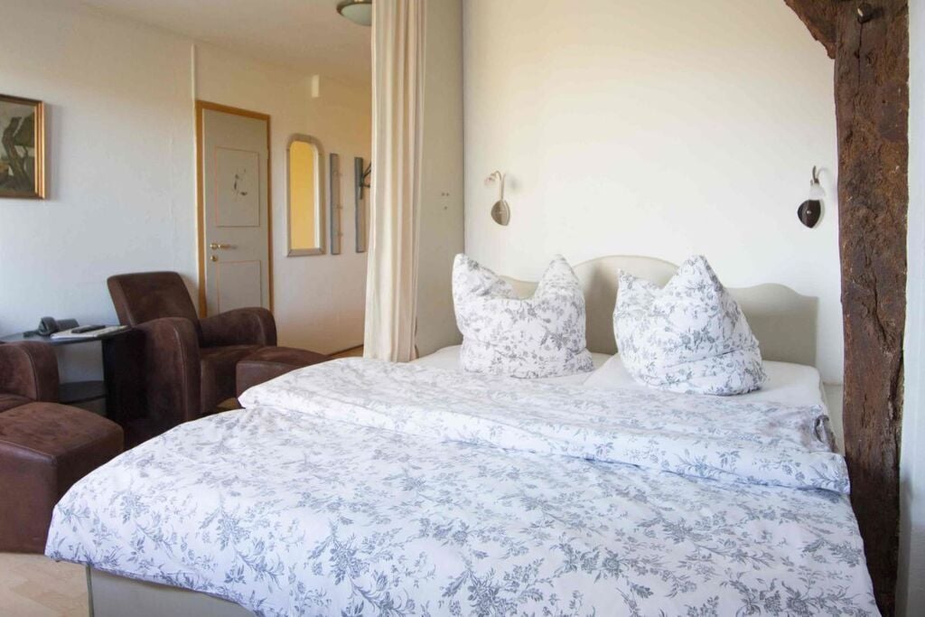 1 bedroom, iron/ironing board, free WiFi