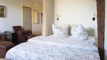 1 bedroom, iron/ironing board, free WiFi