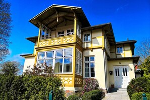 Esterni