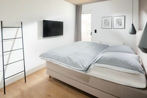 1 bedroom, internet, bed sheets