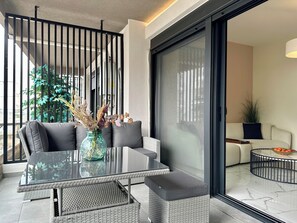 Interior - Sky Suite 4 (Athens)