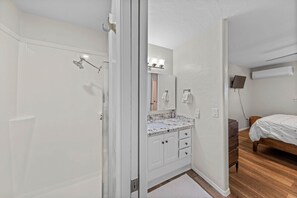 Hårføner og håndklær