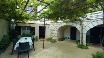 House (Three Bedroom Holiday Home with Terra) | Terrace/patio