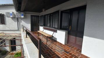 House (Three Bedroom Holiday Home with Terra) | Exterior