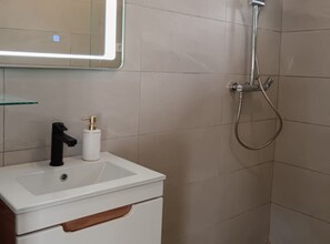 Casa (Three Bedroom Holiday Home with Terra) | Baño | Tina y toallas 