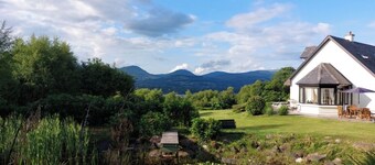 Studio | Sleeps 3 | Mountain Views - 5 Mins from Kenmare town.