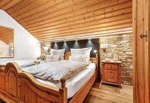 1 chambre, fer et planche à repasser, accès Internet, draps fournis