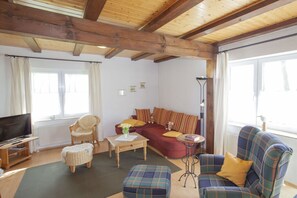 Smart-TV, Kamin, Stereoanlage