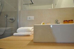 Shower, hair dryer, towels - Comfort Rock Crystal (Partschins)