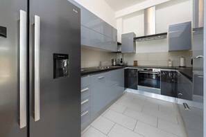 Villa (Five Bedroom Villa with Swimming Pool) | Private kitchen