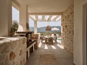 Outdoor dining - Armela Villa, with Pool & Captivating Views (RR2H+WR Kalipado, Greece)