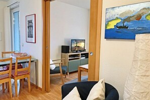 Smart TV, libri, impianto stereo