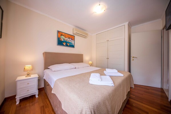 Casa (Five Bedroom Holiday Home with Balcon) | 5 habitaciones, cunas y wifi gratis 