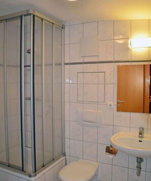 Bruser, hårtørrer, håndklæder