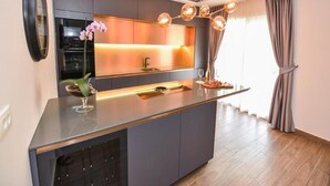 อพาร์ทเมนท์ (Two Bedroom Apartment with Swimming P) | ครัวส่วนตัว