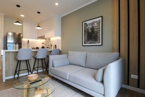 Een televisie en een kantoor