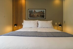 1 slaapkamer, een strijkplank/strijkijzer, wifi, beddengoed