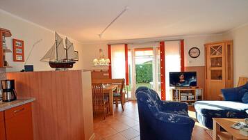 Smart TV, DVD player, books, stereo