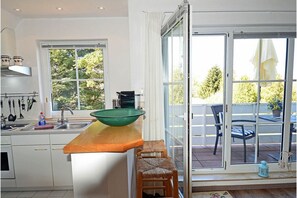 Frigorífic, microones, forn i placa de cuina 