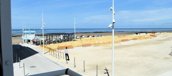 L'artiste, Moderne Avec vue mer - Cour - Parking