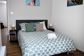 2 habitaciones, cuna de viaje, wifi y ropa de cama 