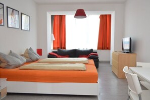 Travel crib, free WiFi, bed sheets - Holiday apartment "Opera" (Leipzig)