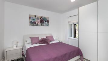 House (Two Bedroom Holiday Home with Terrace) | 2 bedrooms, cribs/infant beds, free WiFi