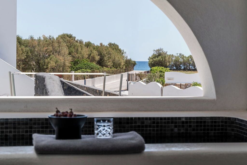 Two Bedroom Apartment Heated Tub | Private spa tub